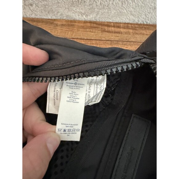 LULULEMON Go Lightly Adjustable Belt Bag Fanny Pack Black Water-Resistant Nylon - Picture 7 of 10